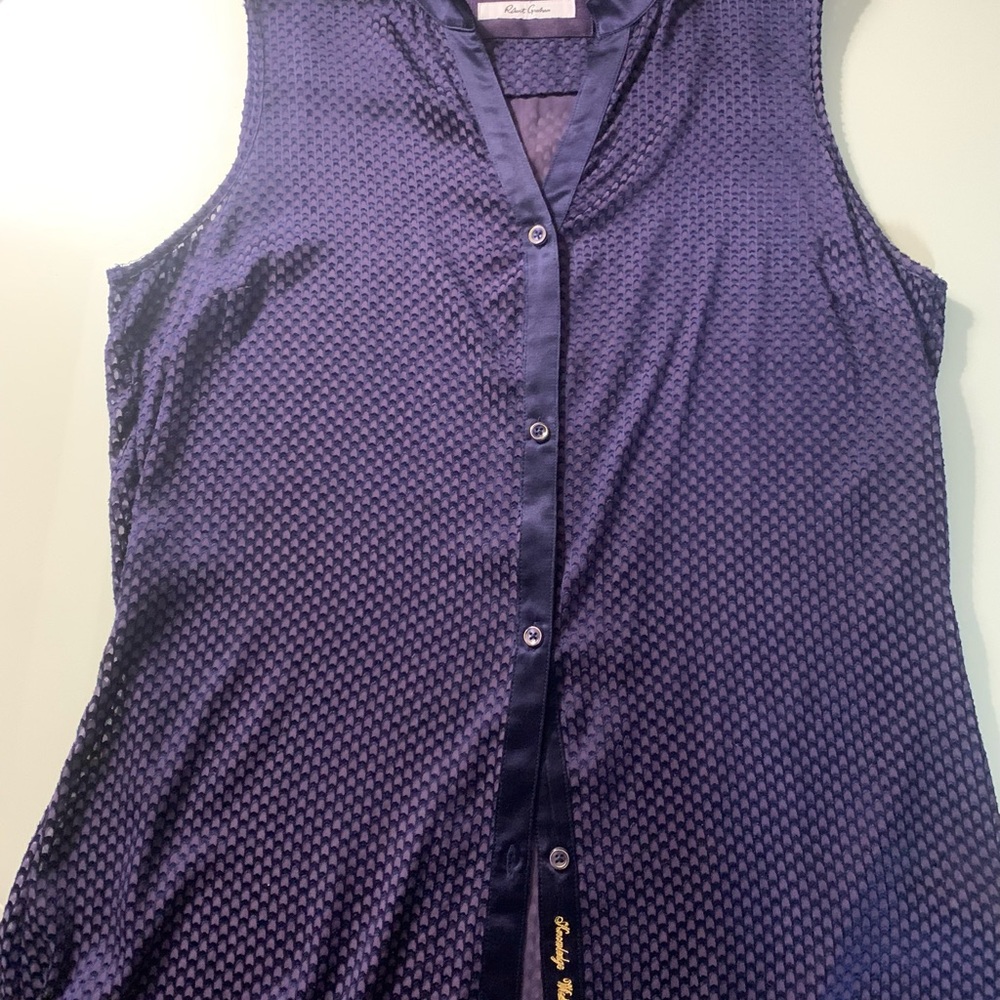 Robert Graham  Sleeveless blurple sheer Textured Button-Front Top